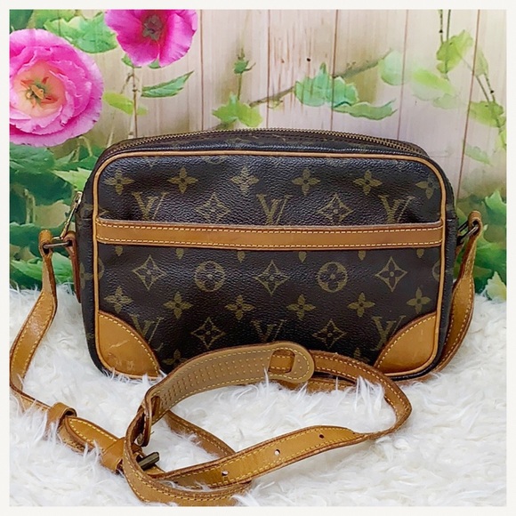 Louis Vuitton Handbags - Authentic Louis Vuitton Reposter Crossbody Bag